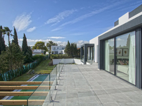 Villa for sale in Estepona