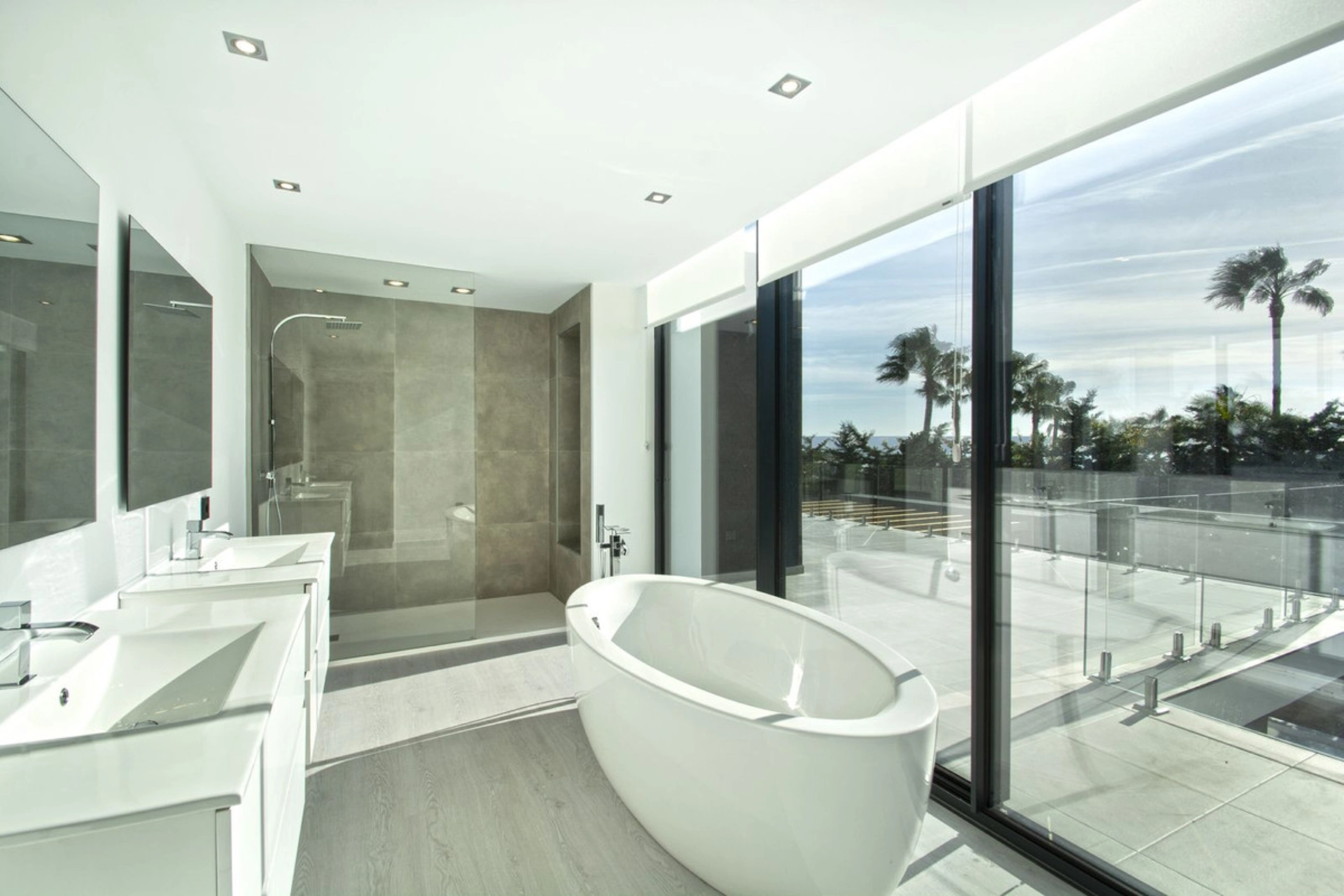 Villa for sale in Estepona
