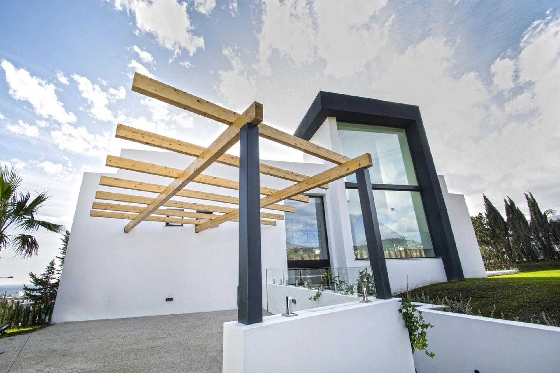 Villa for sale in Estepona
