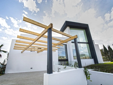 Villa for sale in Estepona