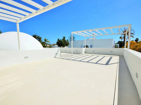 Villa for sale in Nueva Andalucia, Marbella