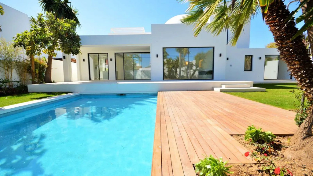Villa for sale in Nueva Andalucia, Marbella