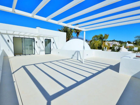 Villa for sale in Nueva Andalucia, Marbella