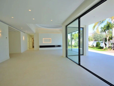 Villa for sale in Nueva Andalucia, Marbella