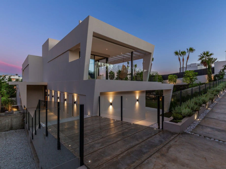 Villa for sale in Nueva Andalucia, Marbella