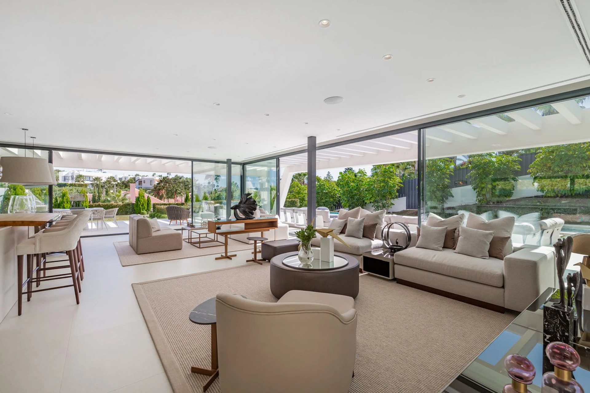 Villa for sale in Nueva Andalucia, Marbella
