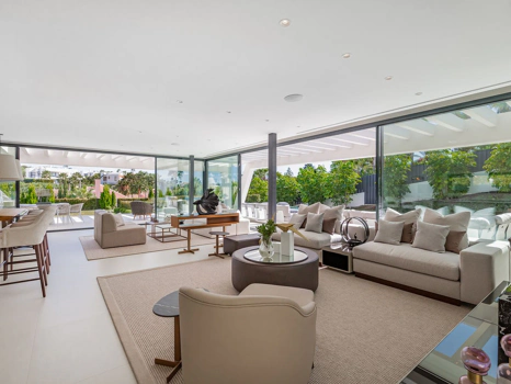 Villa for sale in Nueva Andalucia, Marbella