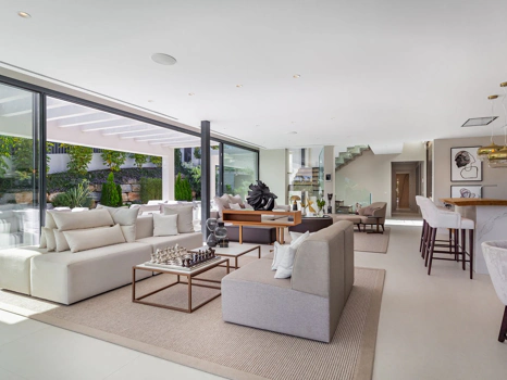 Villa for sale in Nueva Andalucia, Marbella