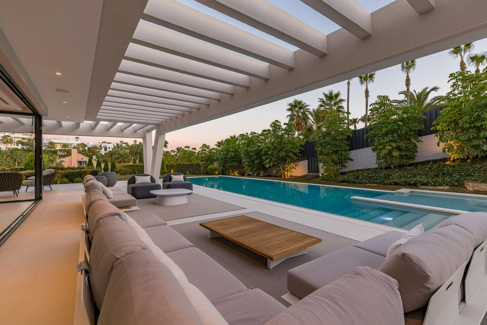 Villa for sale in Nueva Andalucia, Marbella