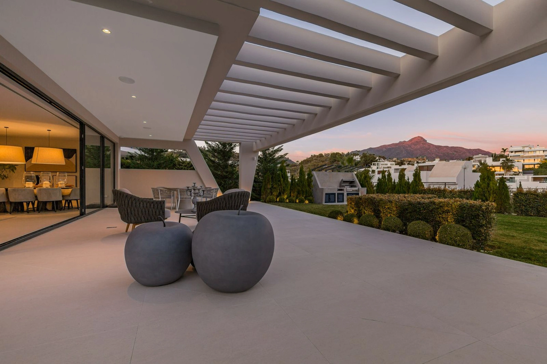 Villa for sale in Nueva Andalucia, Marbella
