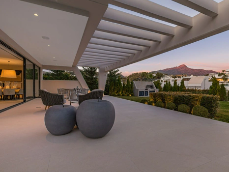 Villa for sale in Nueva Andalucia, Marbella