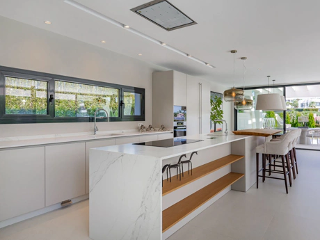 Villa for sale in Nueva Andalucia, Marbella