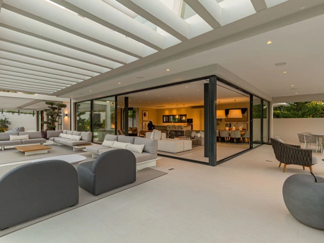 Villa for sale in Nueva Andalucia, Marbella