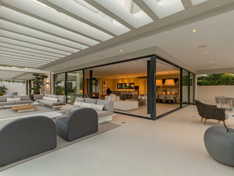 Villa for sale in Nueva Andalucia, Marbella