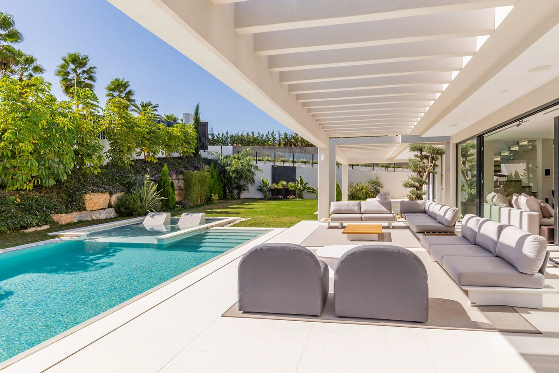 Villa for sale in Nueva Andalucia, Marbella