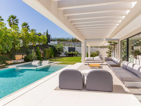 Villa for sale in Nueva Andalucia, Marbella