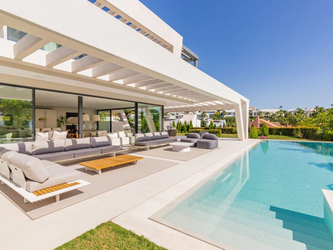 Villa for sale in Nueva Andalucia, Marbella