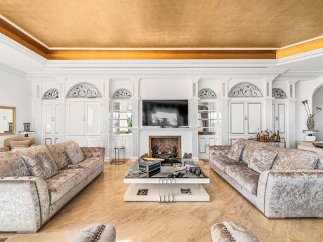 Villa for sale in Benahavis