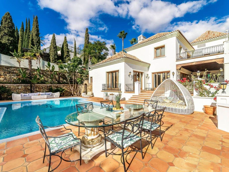 Villa for sale in Benahavis