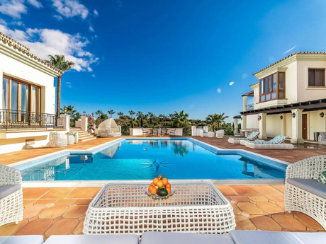 Villa for sale in Benahavis