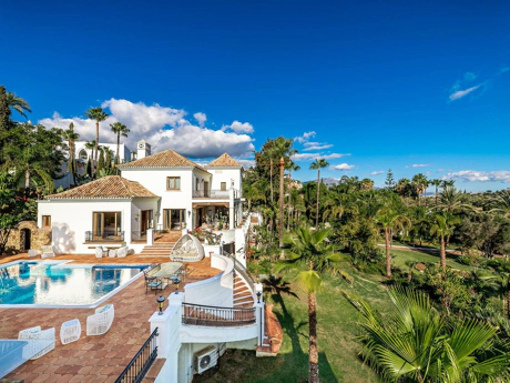 Villa for sale in Benahavis