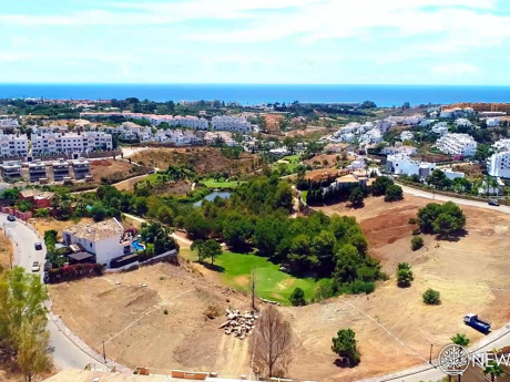 Villa for sale in Estepona