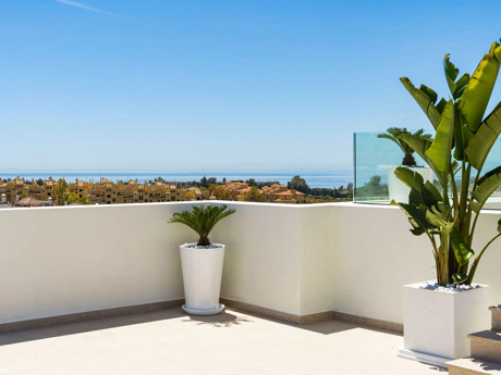 Villa for sale in Benahavis