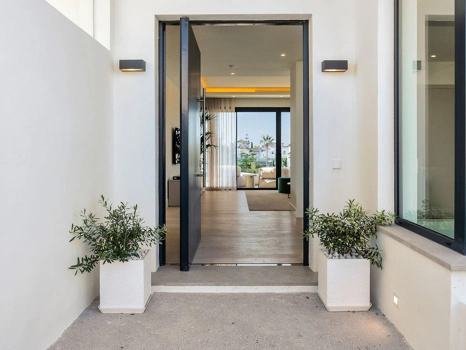 Villa for sale in Benahavis