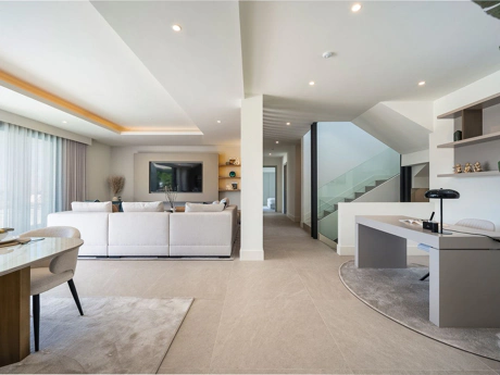 Villa for sale in Benahavis