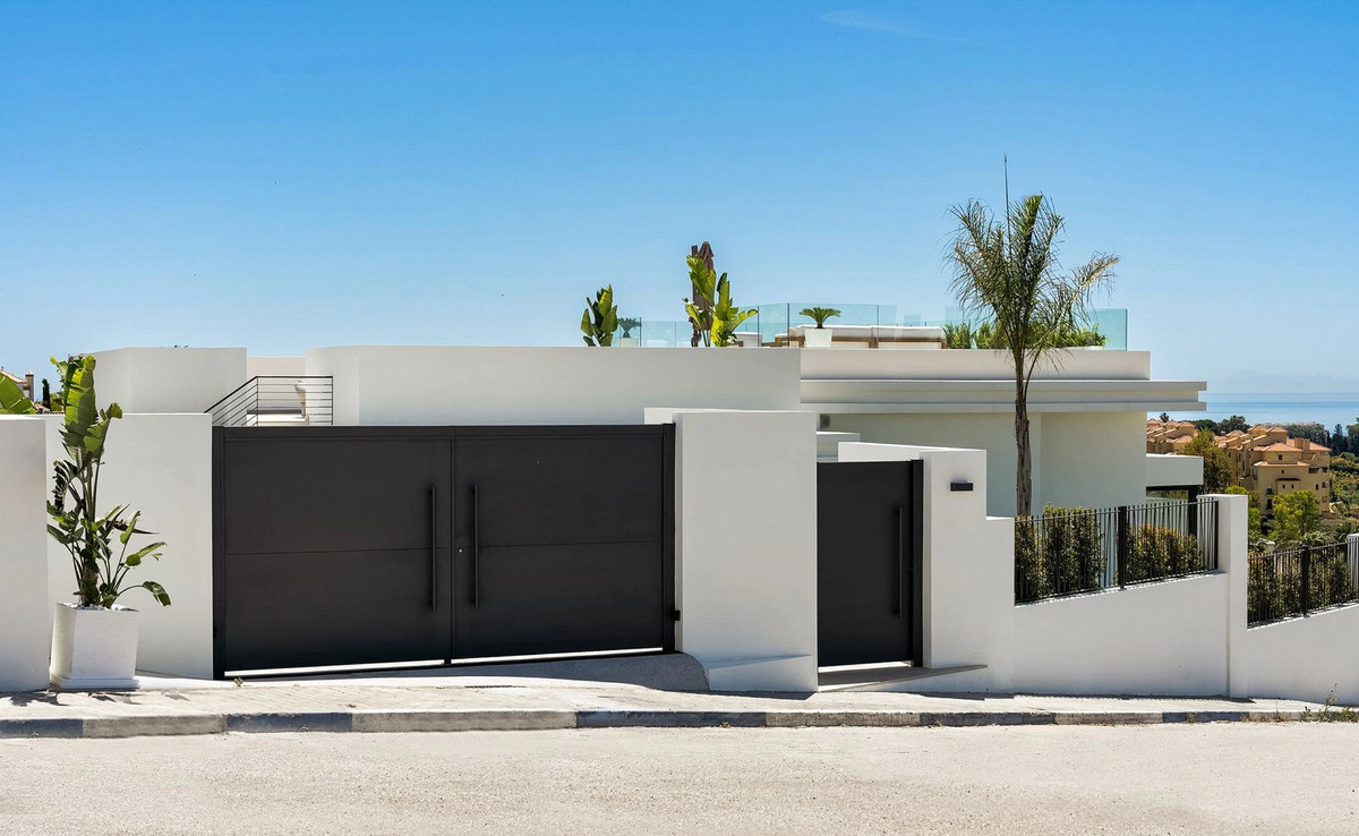 Villa for sale in Benahavis