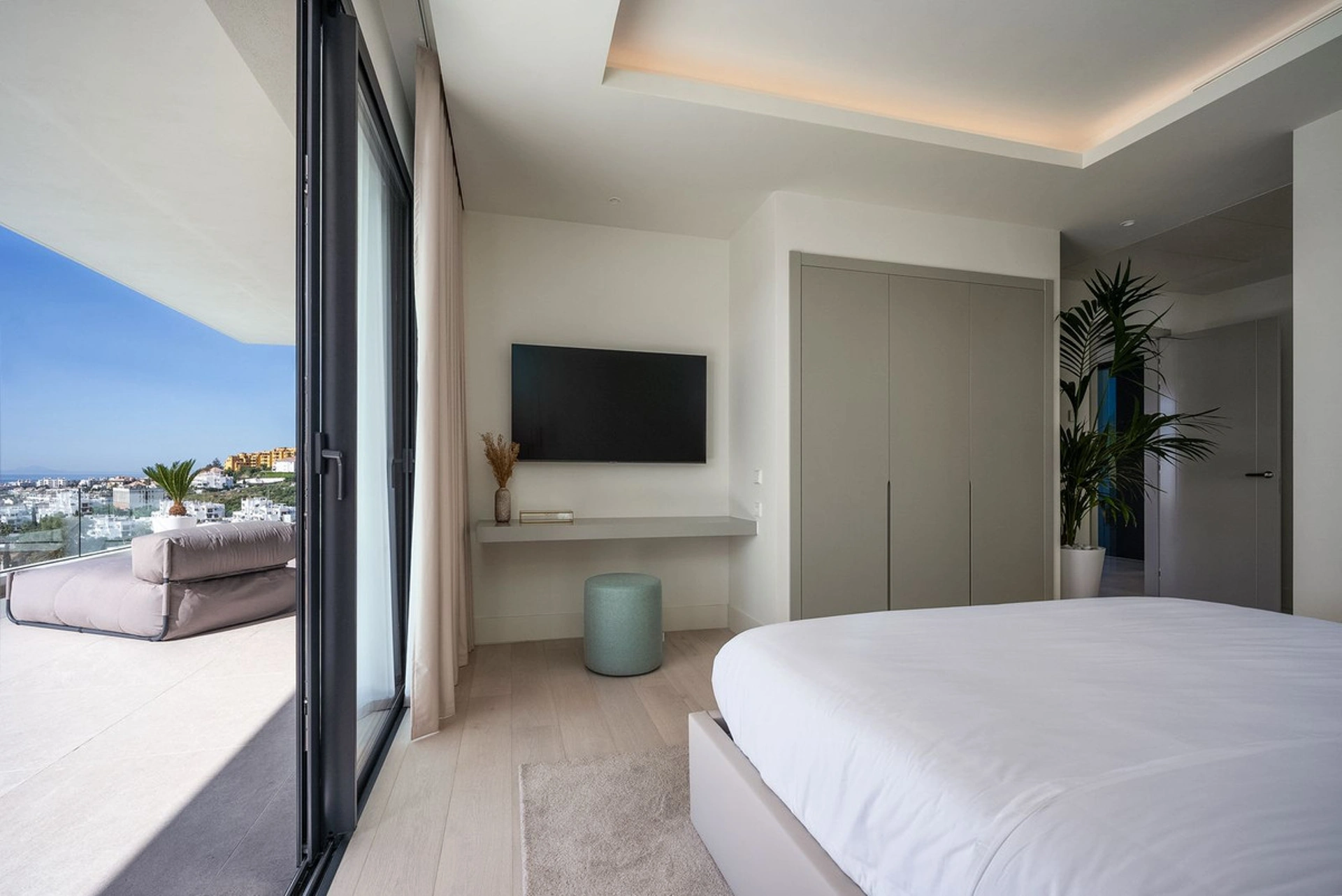 Villa for sale in Benahavis