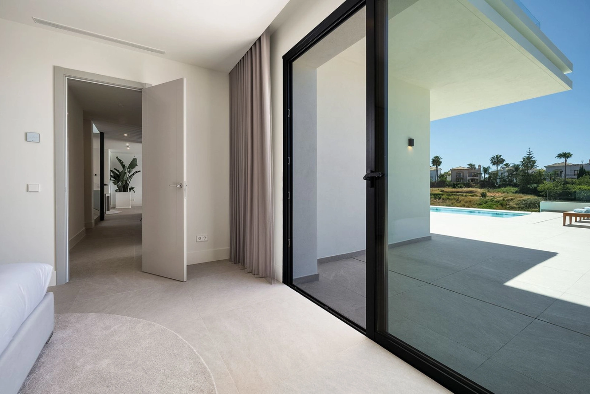 Villa for sale in Benahavis
