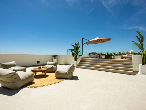 Villa for sale in Benahavis