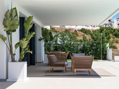 Villa for sale in Benahavis