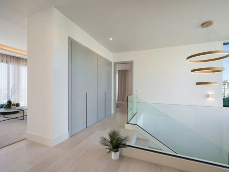 Villa for sale in Benahavis