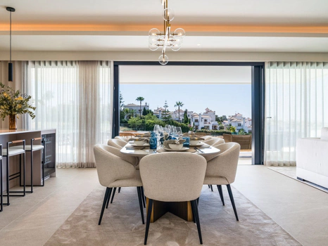 Villa for sale in Benahavis