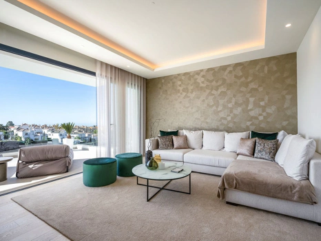 Villa for sale in Benahavis