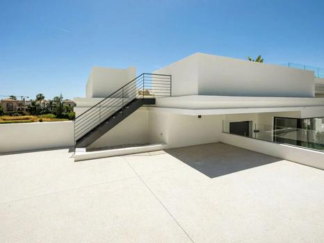 Villa for sale in Benahavis