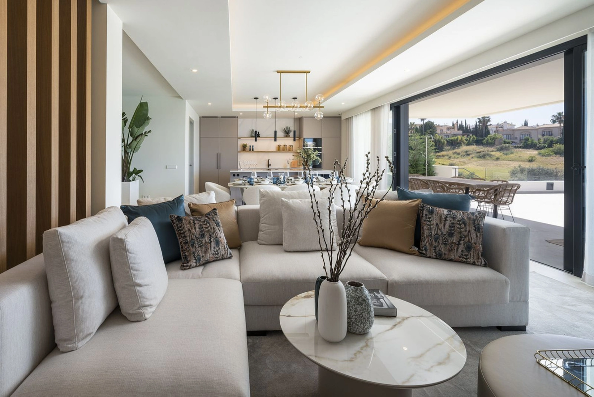 Villa for sale in Benahavis