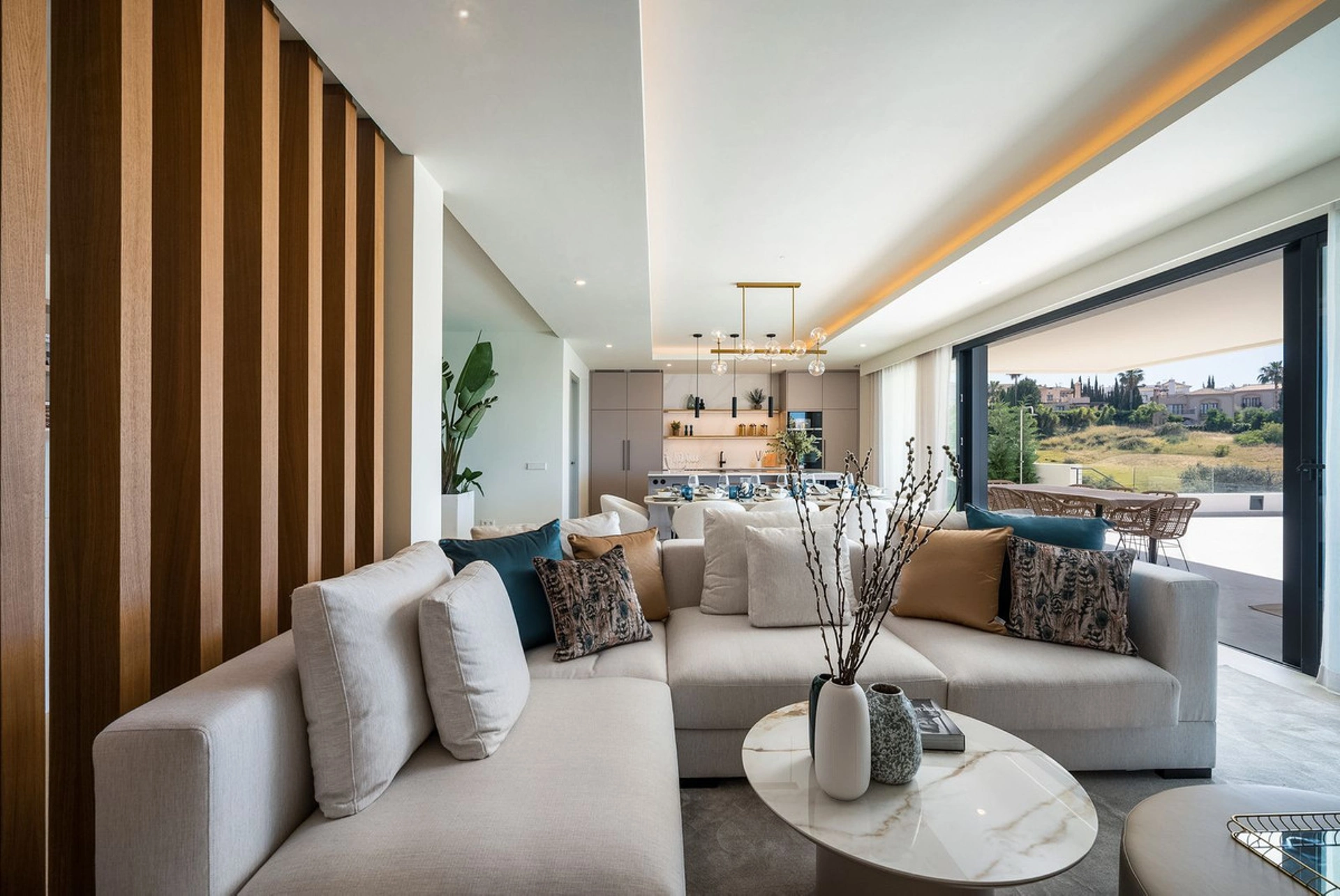 Villa for sale in Benahavis