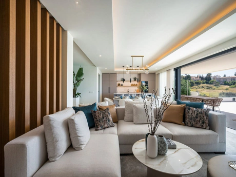 Villa for sale in Benahavis