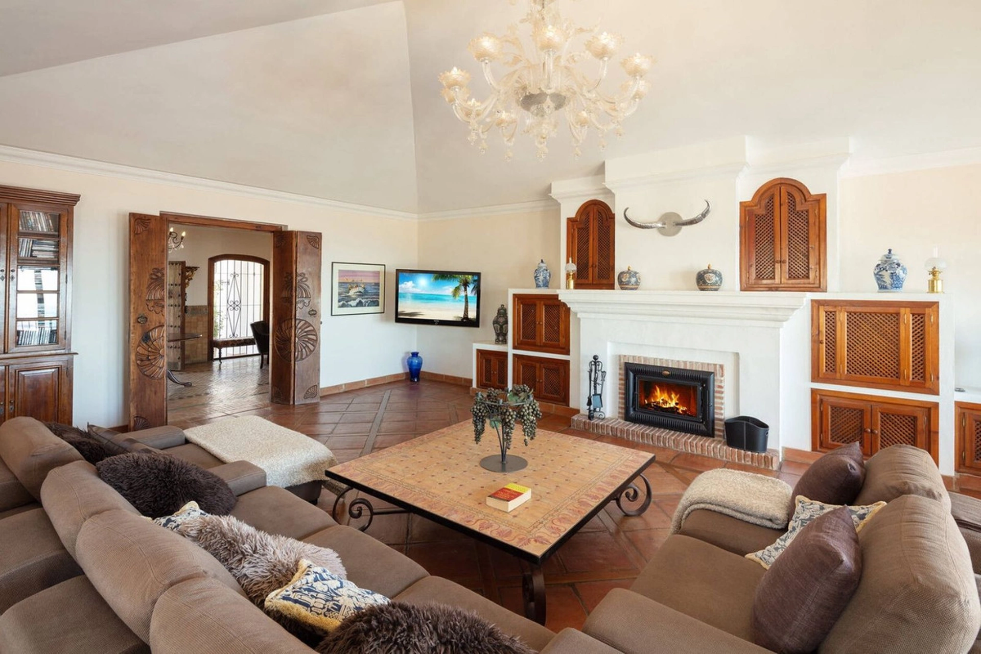 Villa for sale in Benahavis