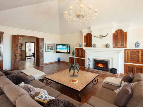 Villa for sale in Benahavis