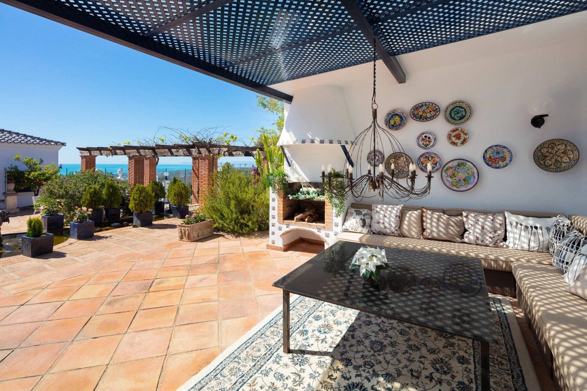 Villa for sale in Benahavis