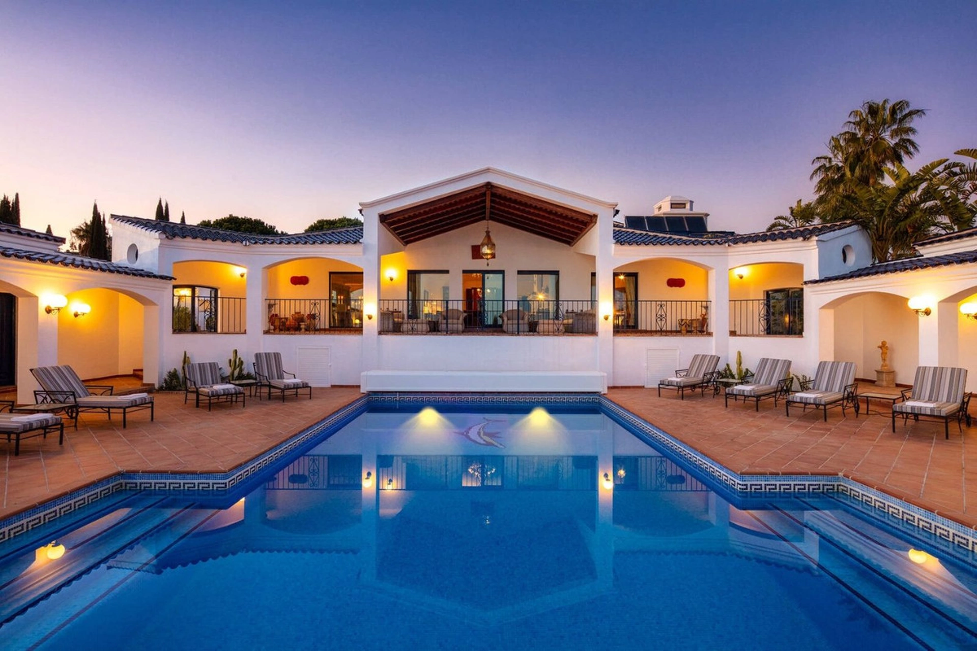 Villa for sale in Benahavis
