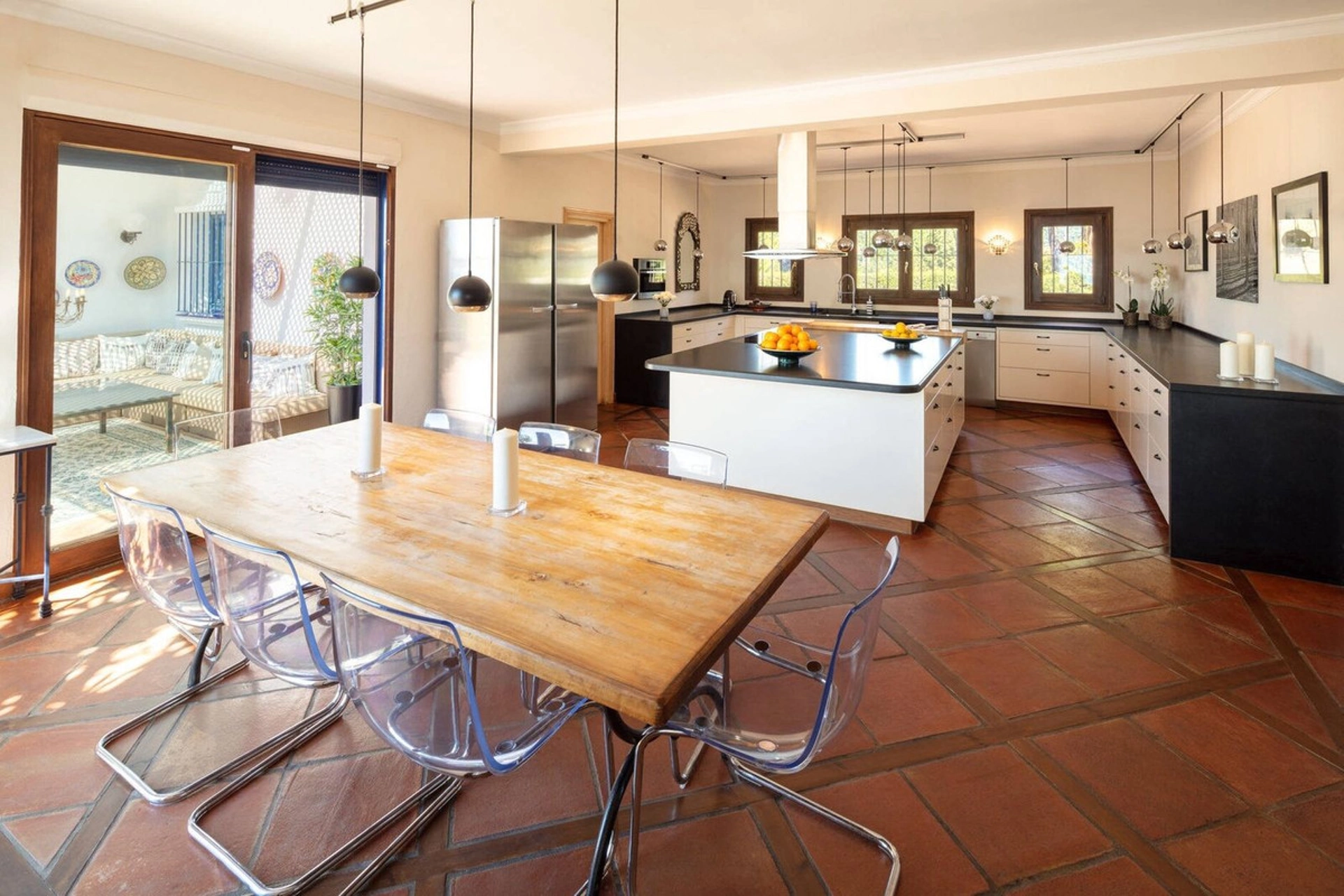 Villa for sale in Benahavis