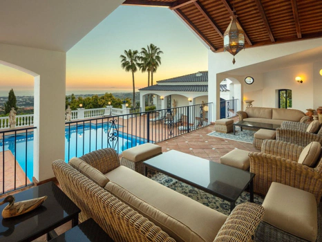 Villa for sale in Benahavis