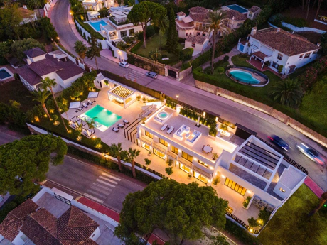 Villa for sale in Marbella