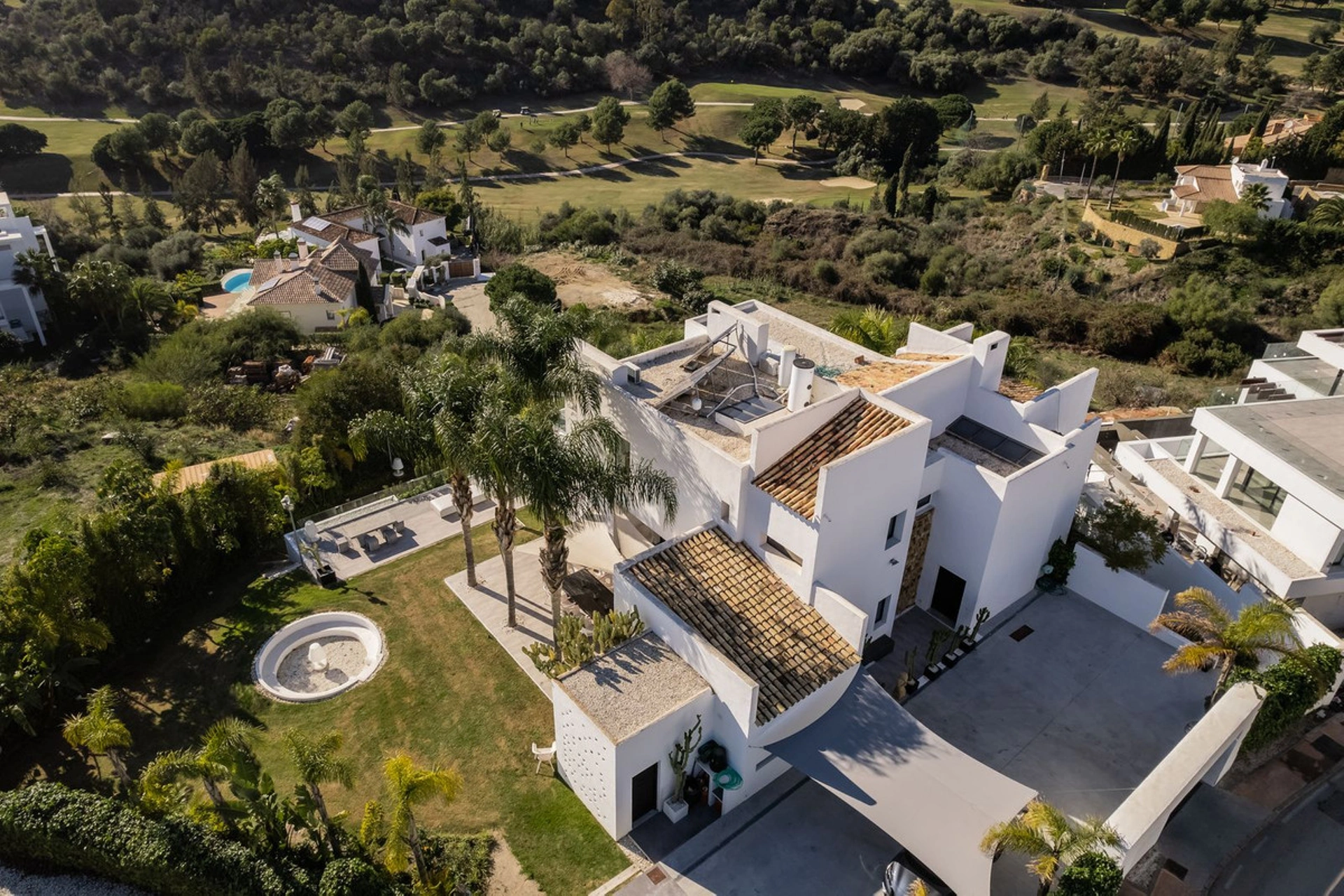 Villa for sale in Benahavis