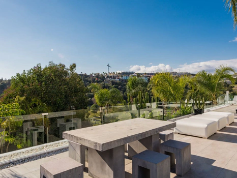 Villa for sale in Benahavis